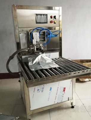 YGT نصف أوتوماتيكي 1-25L ملء BIB غير عفوي للجيوس الفاكهة / الحليب / الزيت مع PLC SUS304 / 316 مصنوعة في الصين