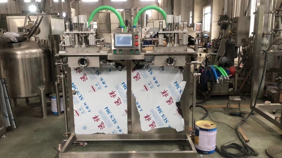 SUS304 / 316 آلية ملء BIB العضوية ل 2L / 10L / 20L كيس في مربع حليب / زيت / مياه جوز الهند آلة ملء مع PLC