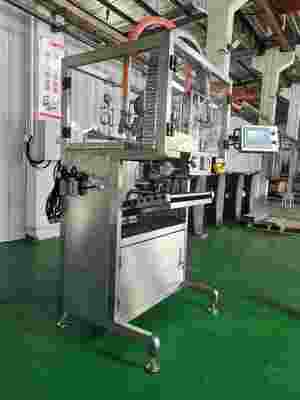 دقة ± 0.5 في المائة آلة ملء الحقيبة في الصندوق تعمل عند ضغط الهواء 0.6-0.8MPa مثالية لتوزيع السائل بدقة